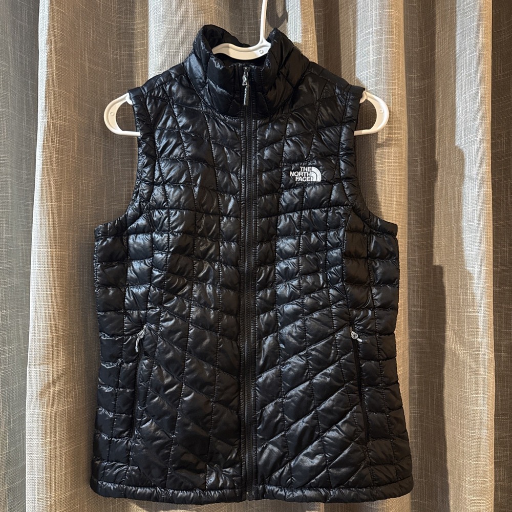 The North Face Womens Thermoball Trekker Vest Women Small Quilted Full Zip Black